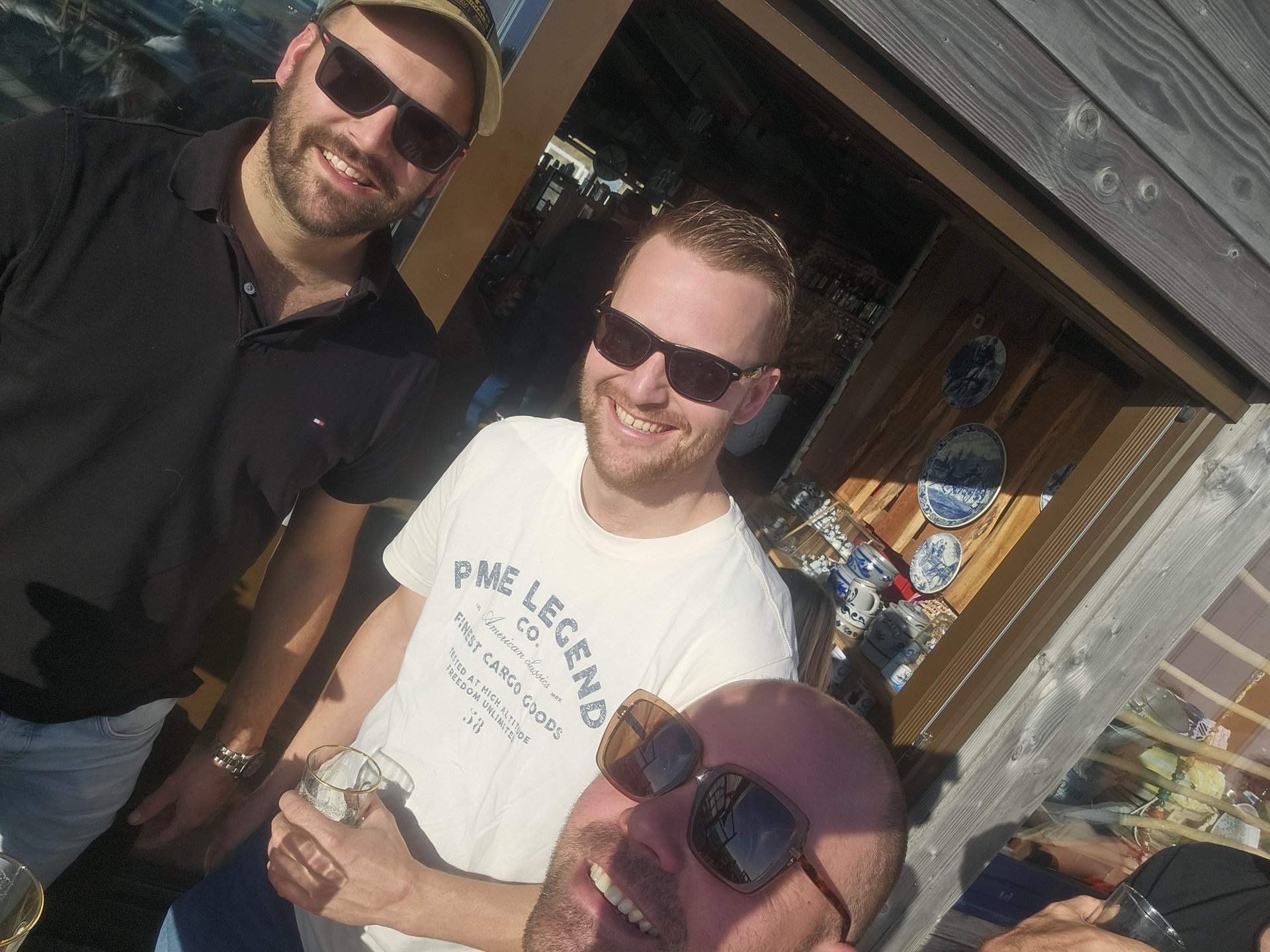 Team De echte stammen bij De strandtent van Monique