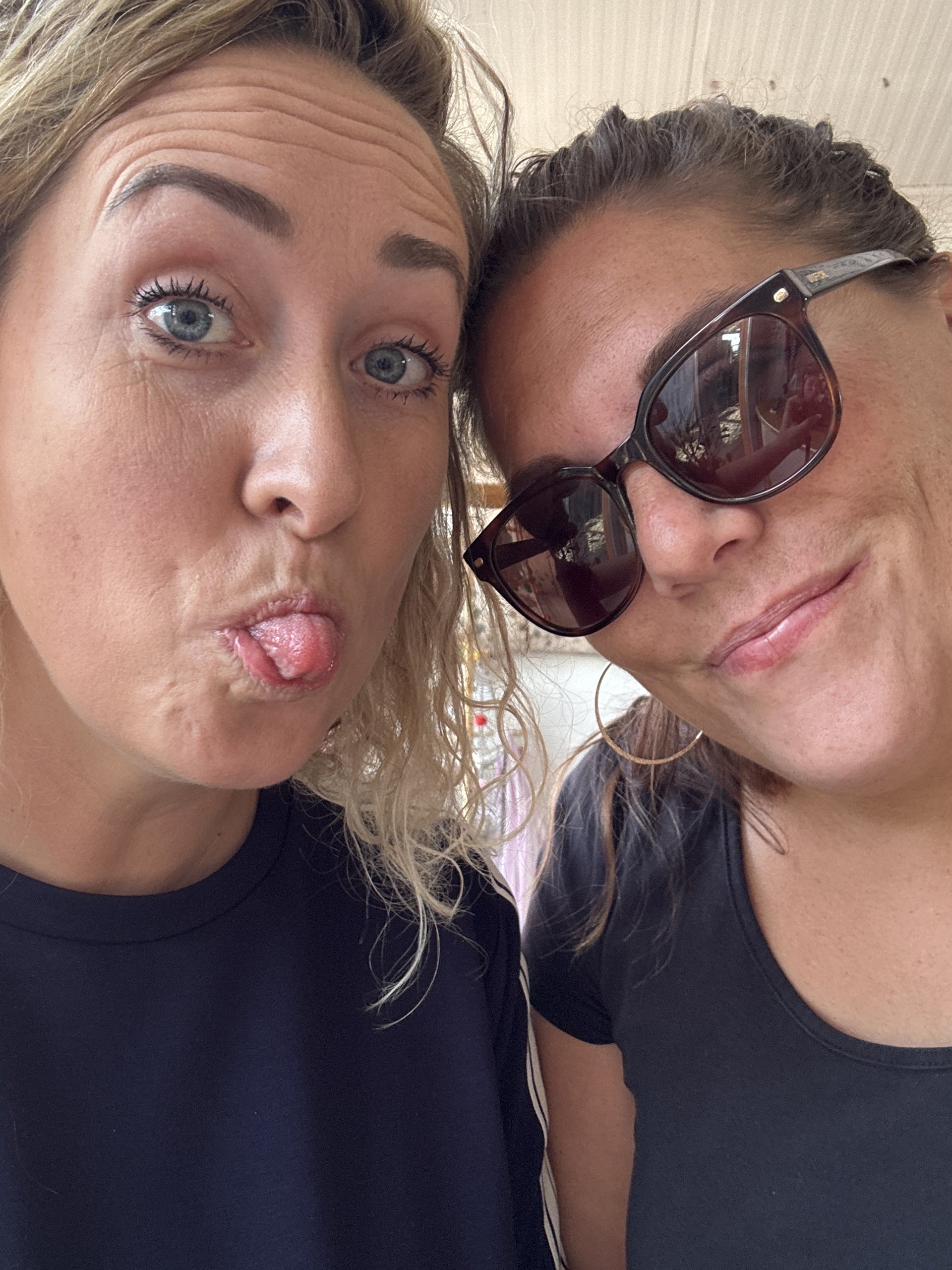 Selfie van team Eline bij Hoeve Voorwaarts